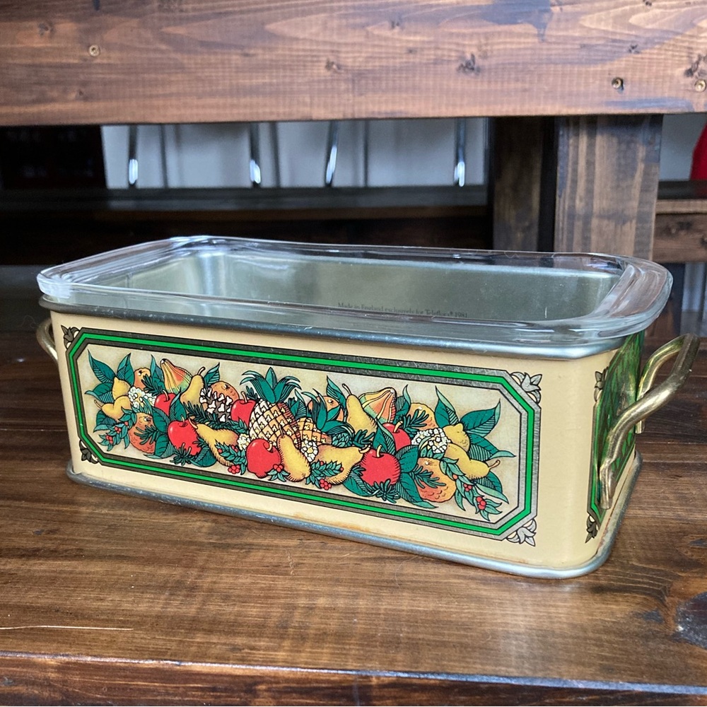 Pyrex & Teleflora - Vintage 1981 Set 1.5 QT Loaf Pan and Fruit Motif Tin Carrier